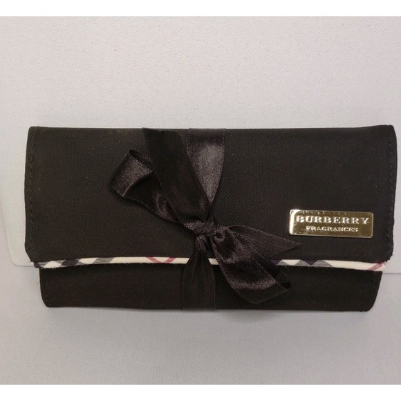 Burberry Fragrance Makeup Brush Set - Missing One Brush - Picture 1 of 8